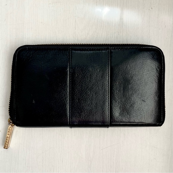 Tory Burch Black Leather Wallet With Gold Hardware - Picture 5 of 5